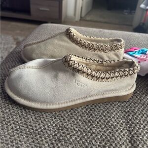UGG Tasman slippers sz6